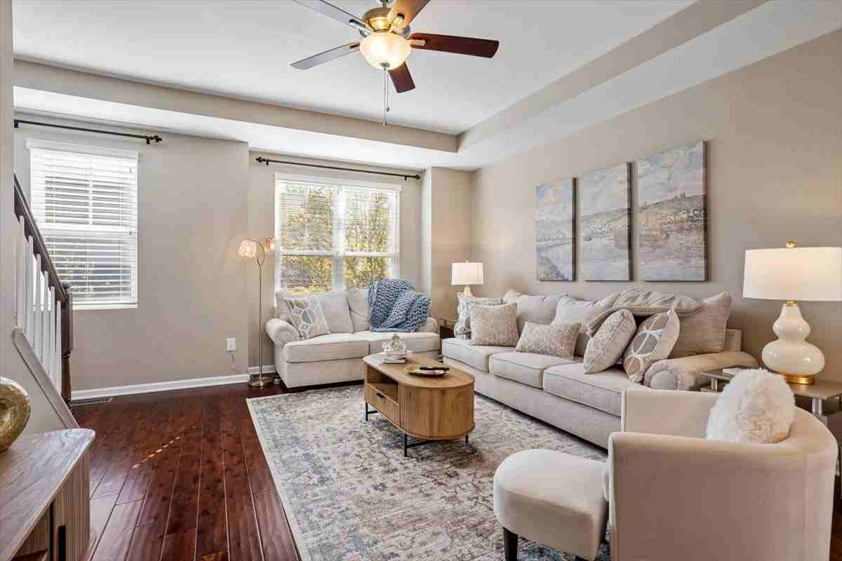 1427 Crafton Way - Photo 2 of 20