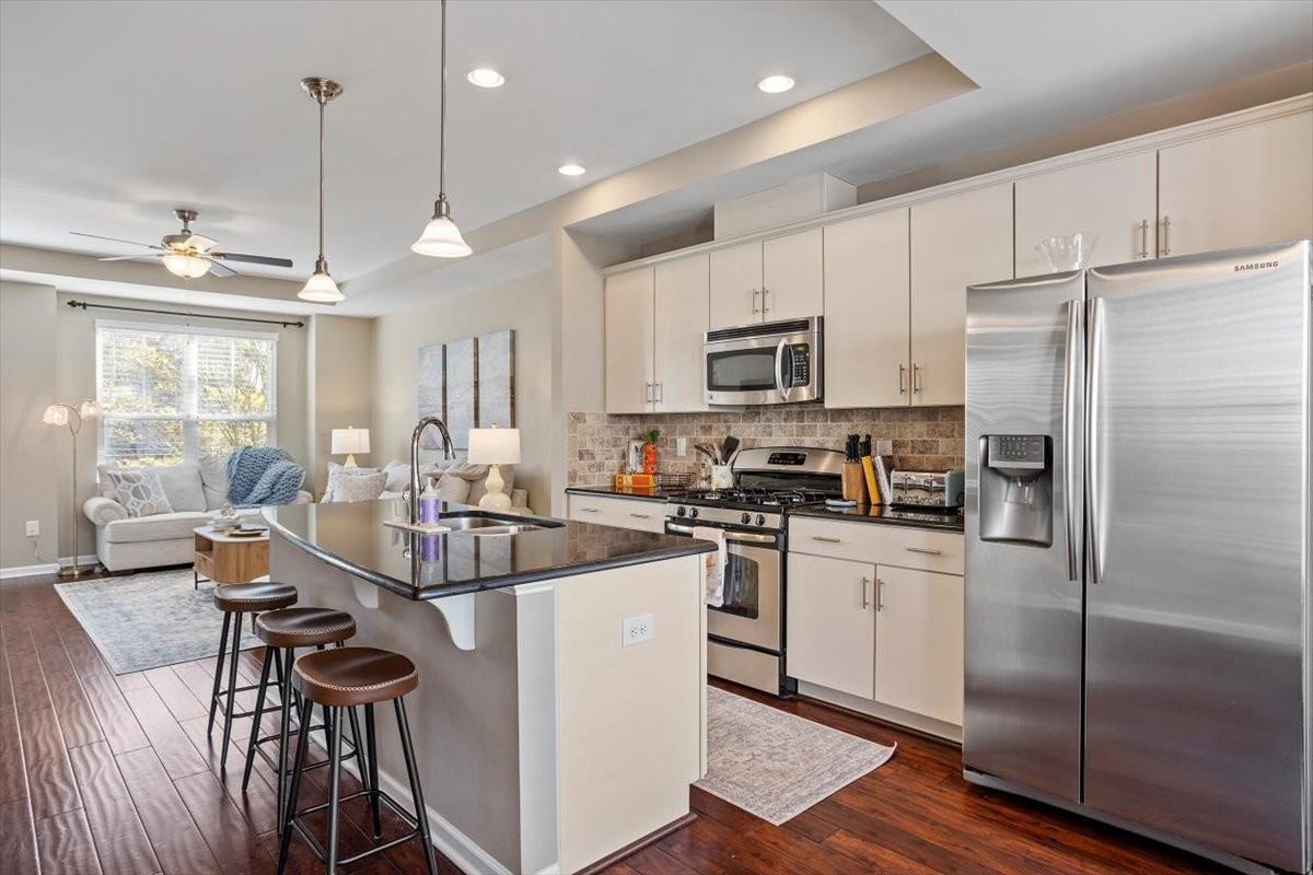 1427 Crafton Way - Photo 7 of 20