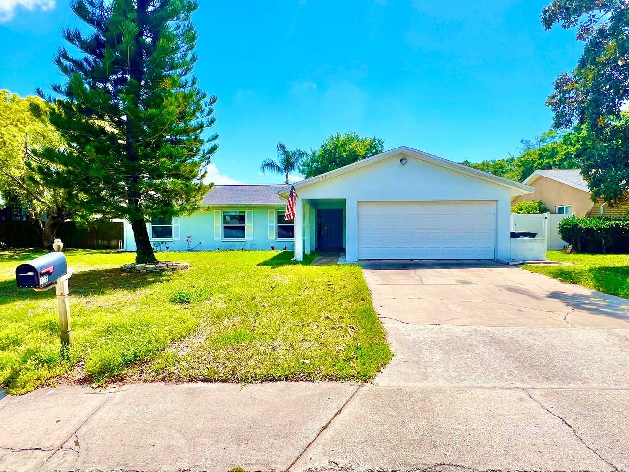 105 N Bay Hills Blvd