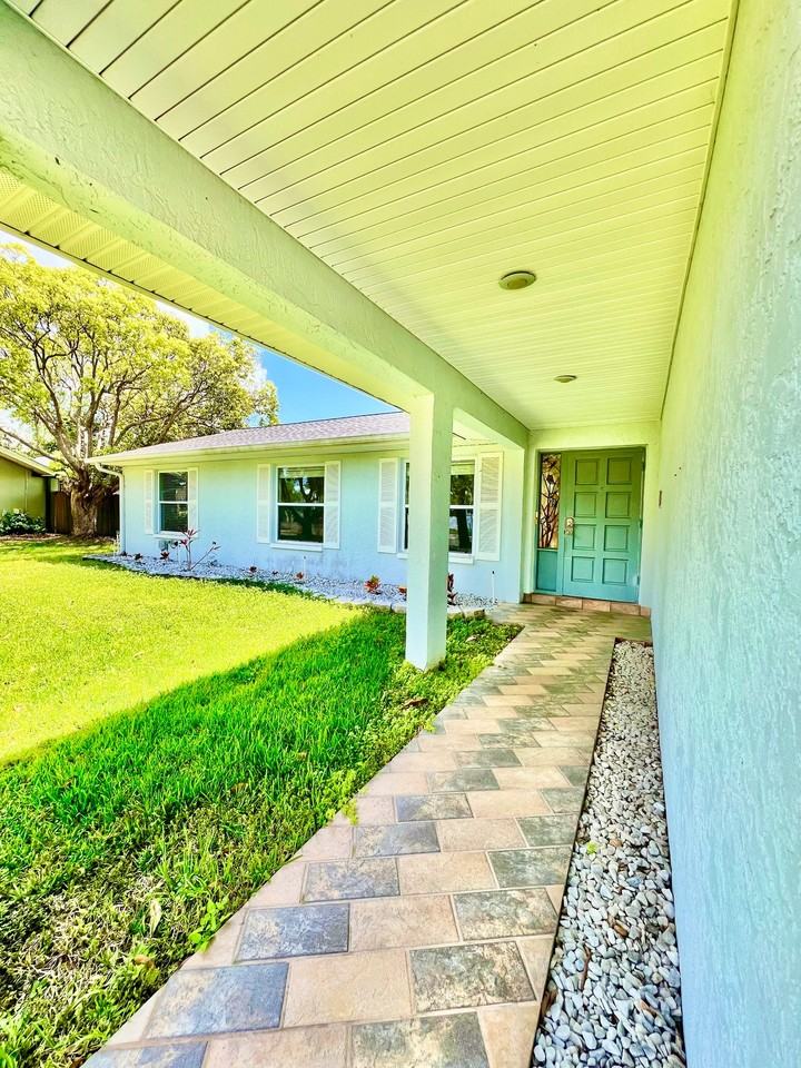 105 N Bay Hills Blvd - Photo 2 of 31