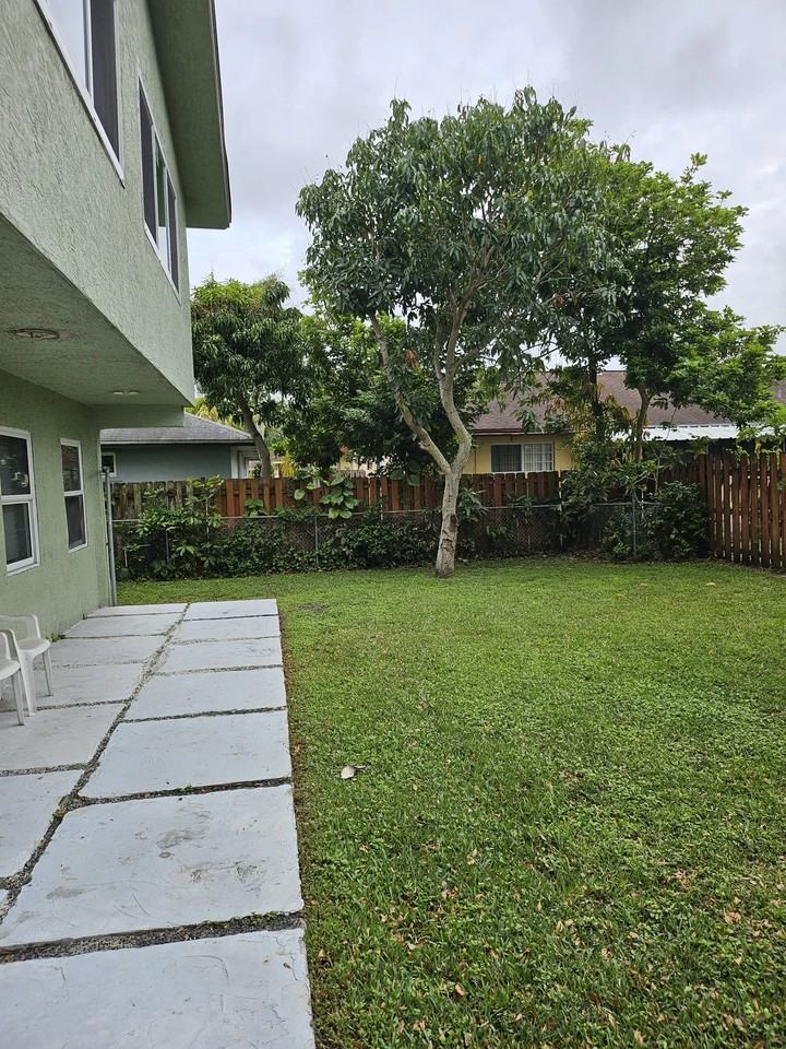 9371 Nw 33rd Pl - Photo 3 of 17