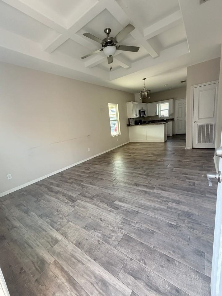 1805 W Harrison St #4 - Photo 4 of 22