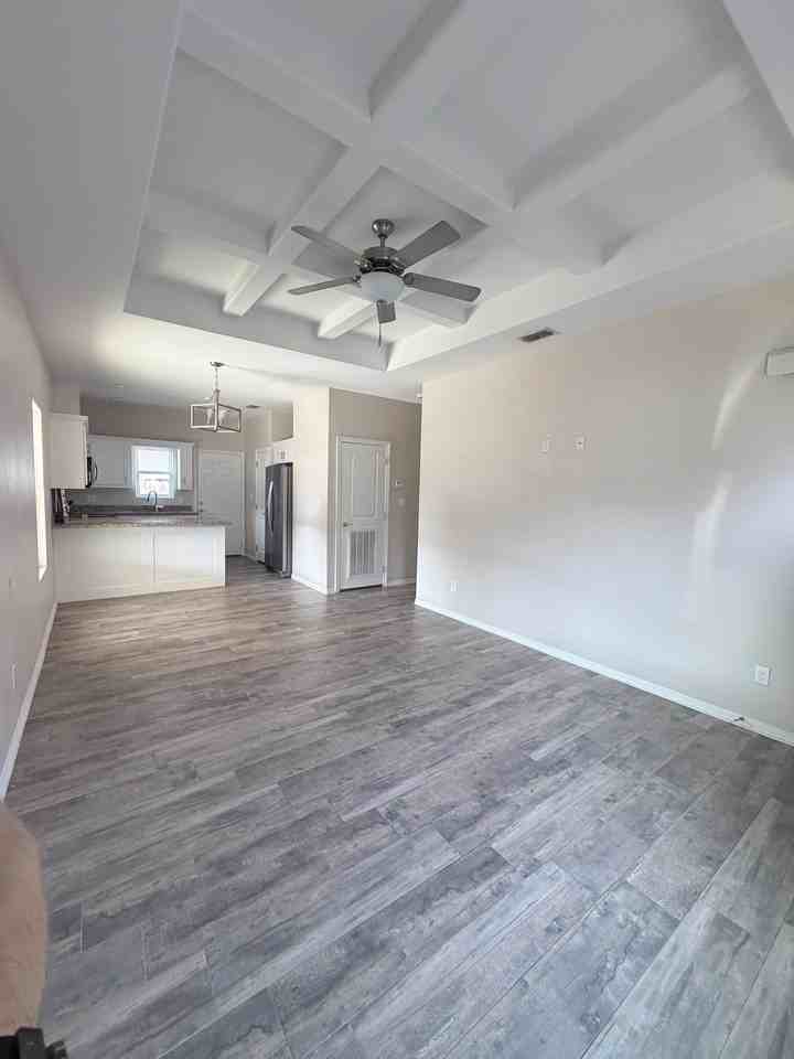 1805 W Harrison St #4 - Photo 5 of 22