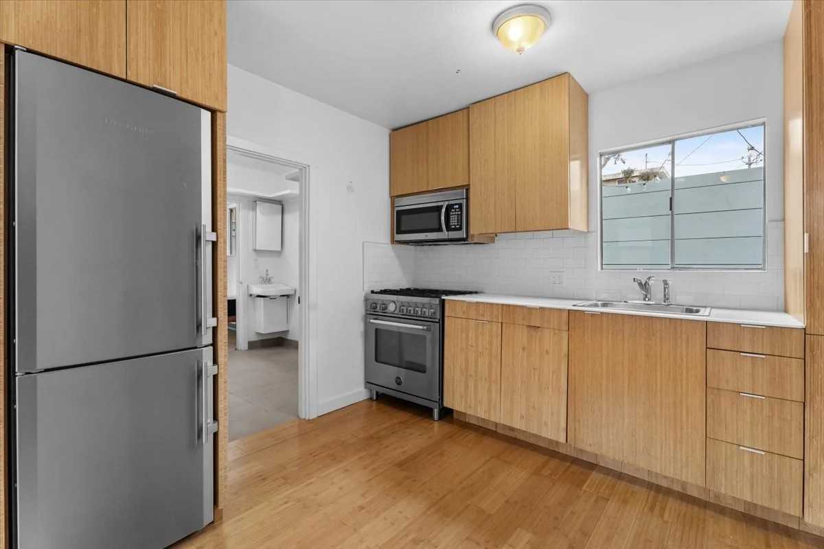 Marco Pl - Photo 3 of 13