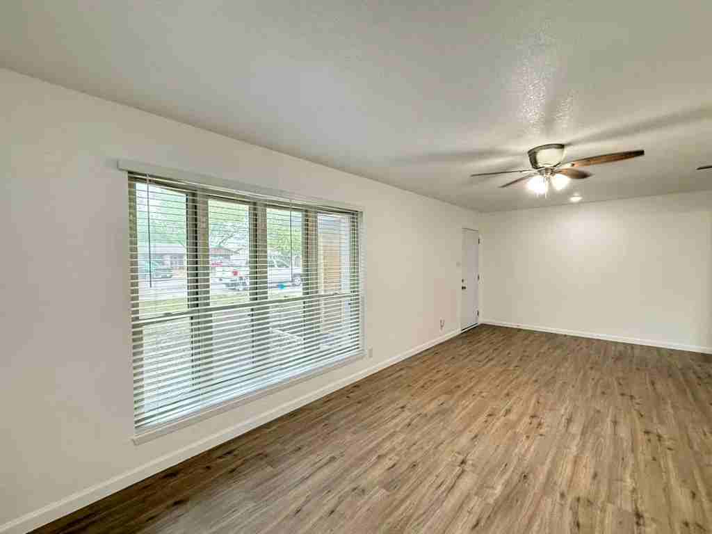 7506 Fairington Dr - Photo 7 of 18