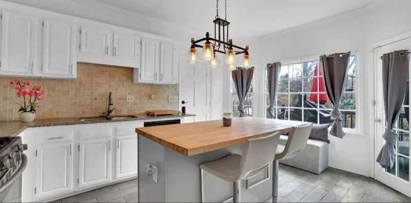 641 Summertree Ct Se - Photo 5 of 20