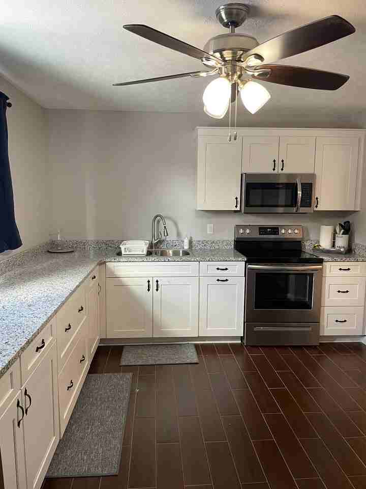 300 Cory Way - Photo 3 of 9