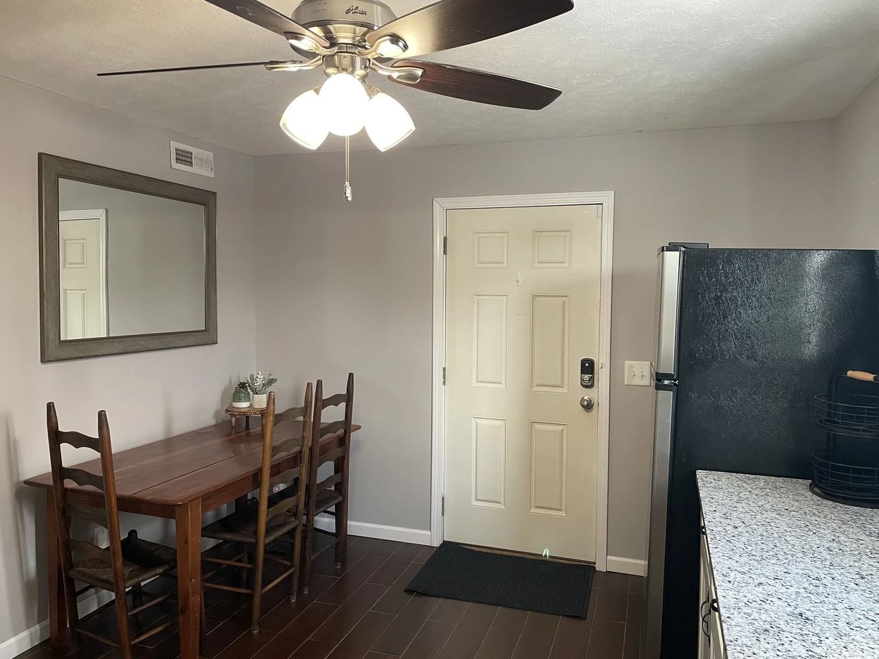 300 Cory Way - Photo 6 of 9