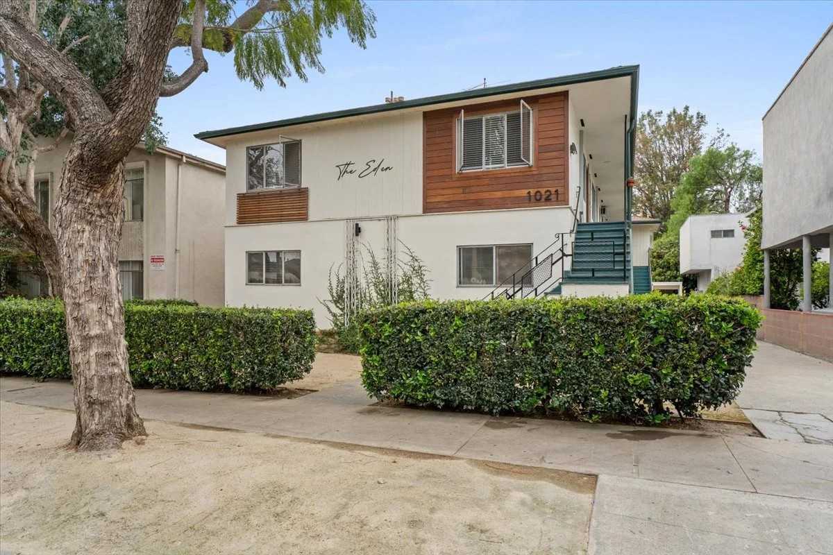 1021 N Edinburgh Ave #2 - Photo 2 of 15