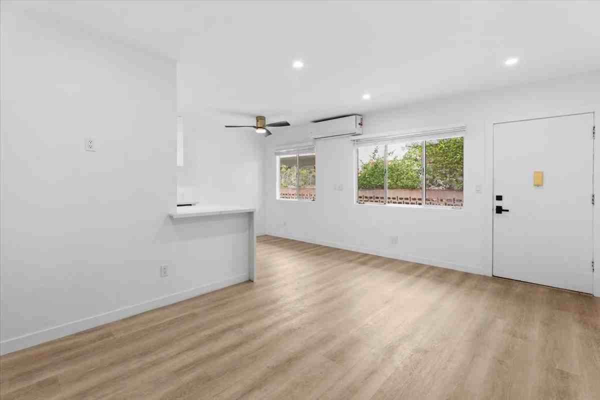 1021 N Edinburgh Ave #2 - Photo 3 of 15