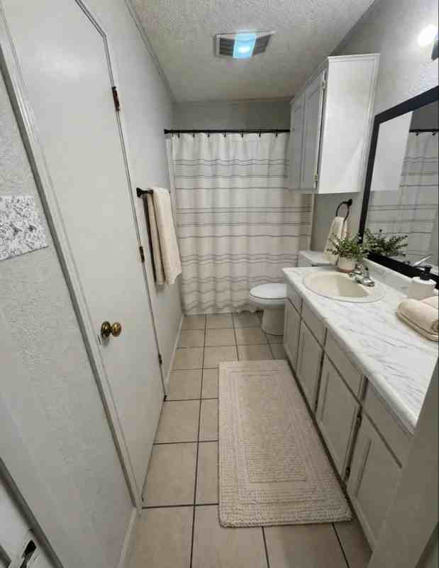 1503 Lindsey Ln W #B - Photo 3 of 11