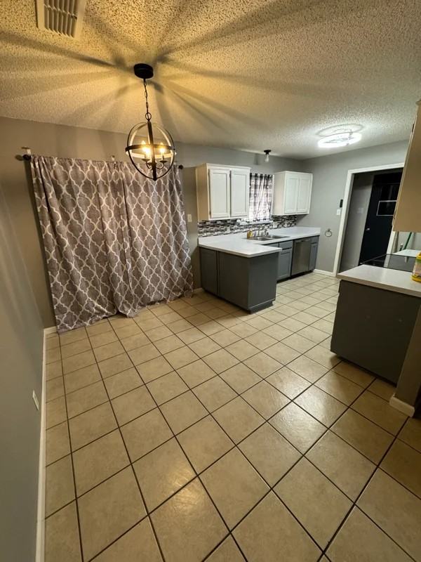 1503 Lindsey Ln W #B - Photo 4 of 11