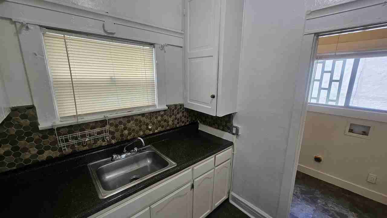 728 S Carondelet St #732 - Photo 6 of 15