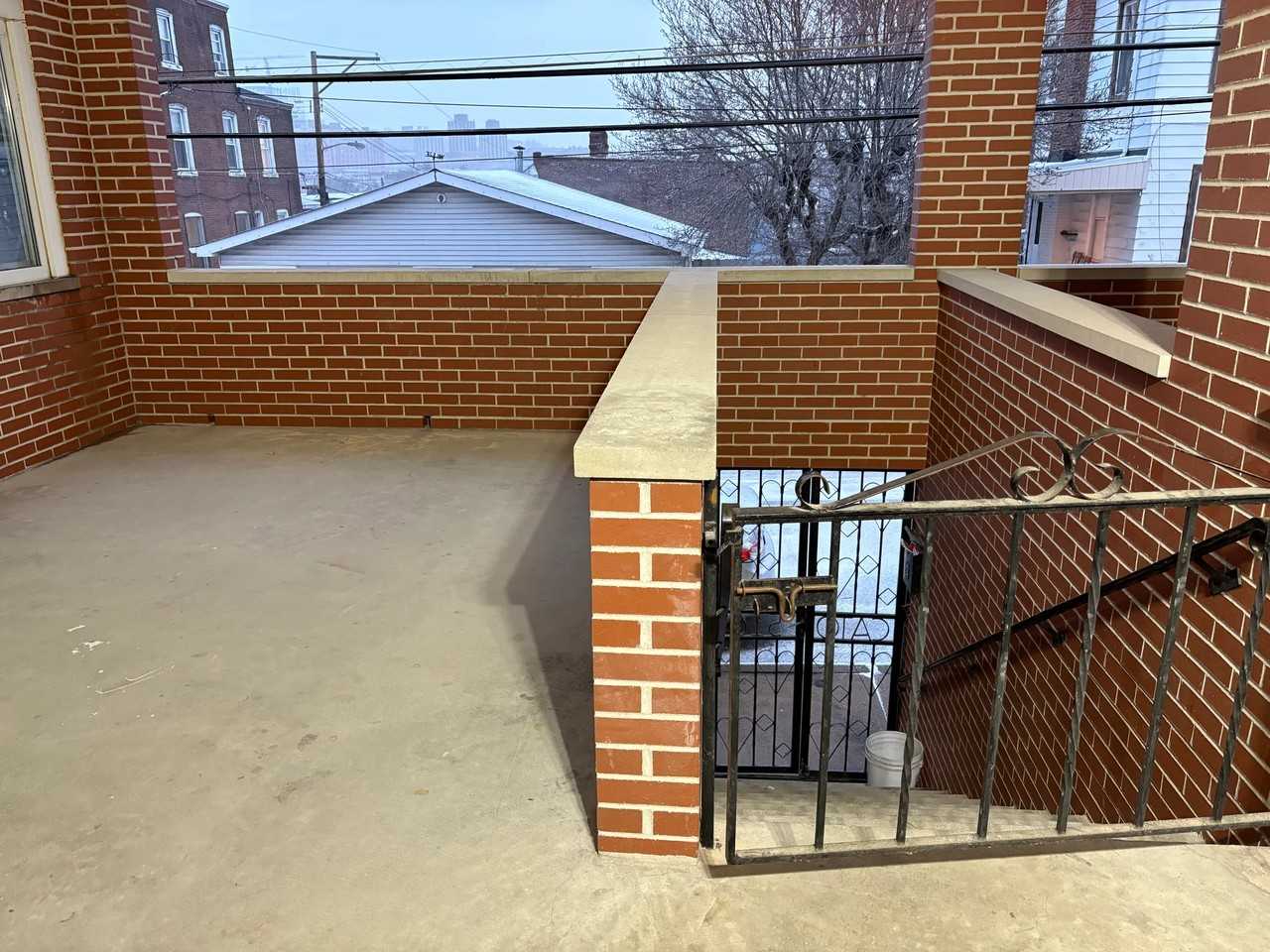 516 Cato St #4 - Photo 2 of 11