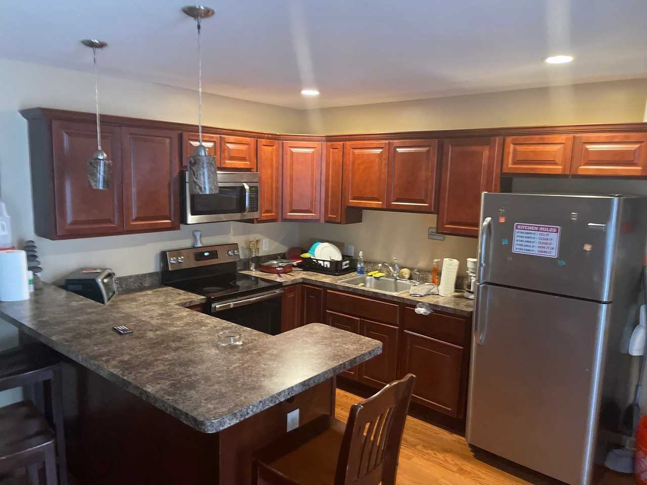 303 S Courtland St - Photo 4 of 9