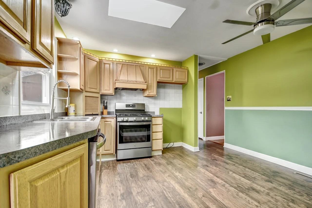 6611 W 87th Pl - Photo 5 of 13