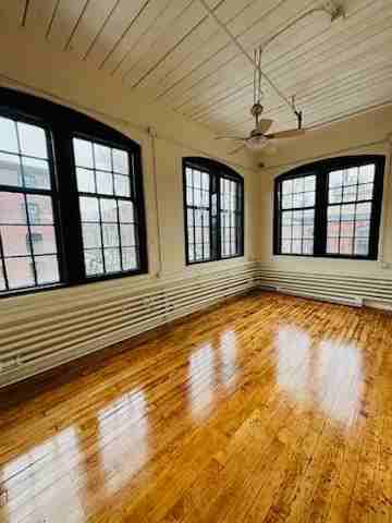 595 Mineral Spring Ave - Photo 2 of 11