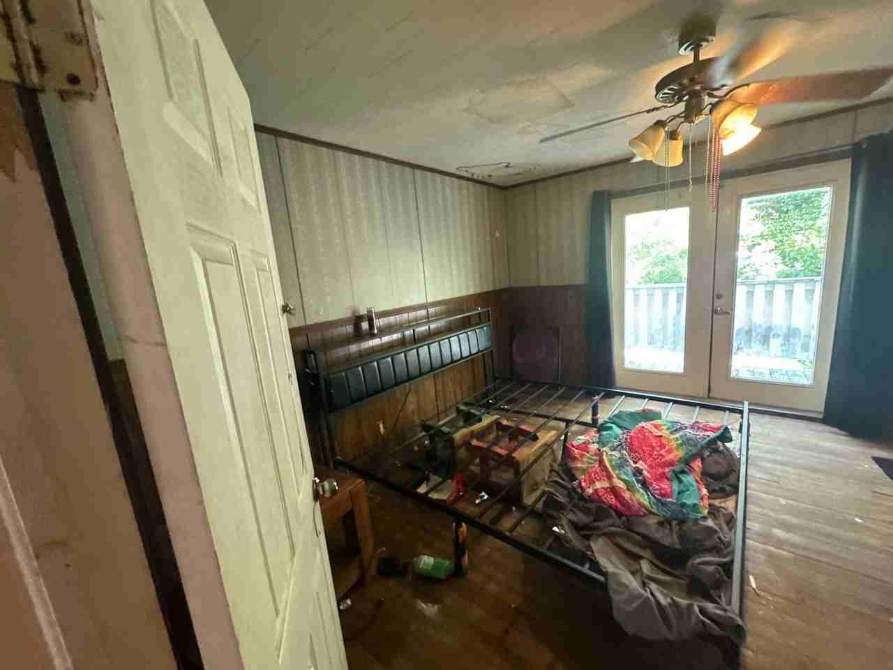 805 S Hickory St - Photo 5 of 16