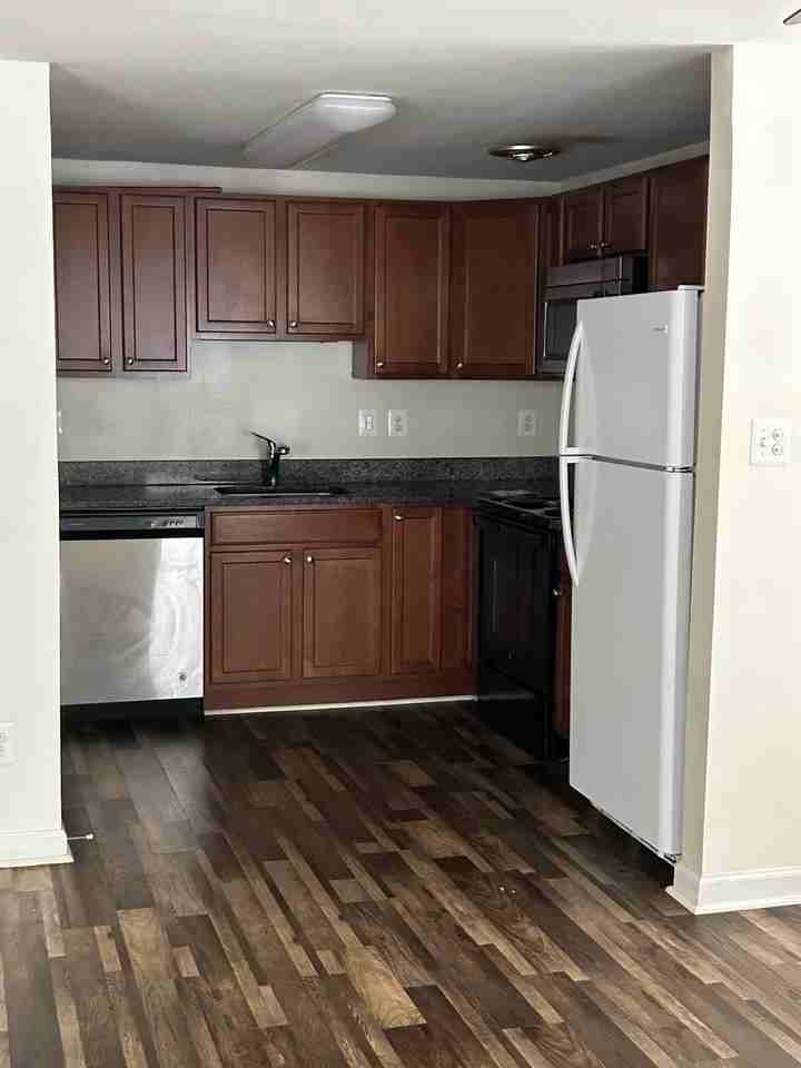 18811 Nathans Pl - Photo 2 of 11