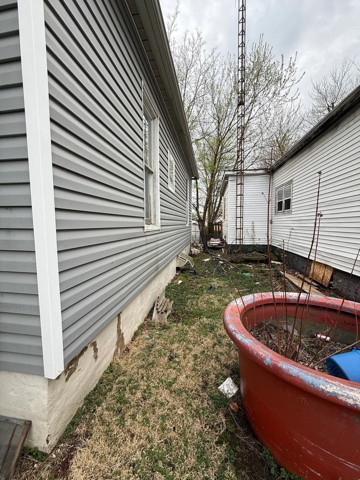 1461 E Grand Ave - Photo 3 of 17