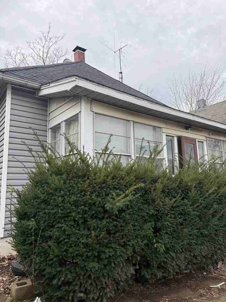 1461 E Grand Ave - Photo 4 of 17