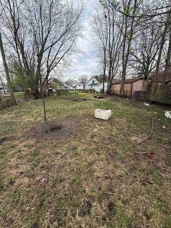 1461 E Grand Ave - Photo 6 of 17