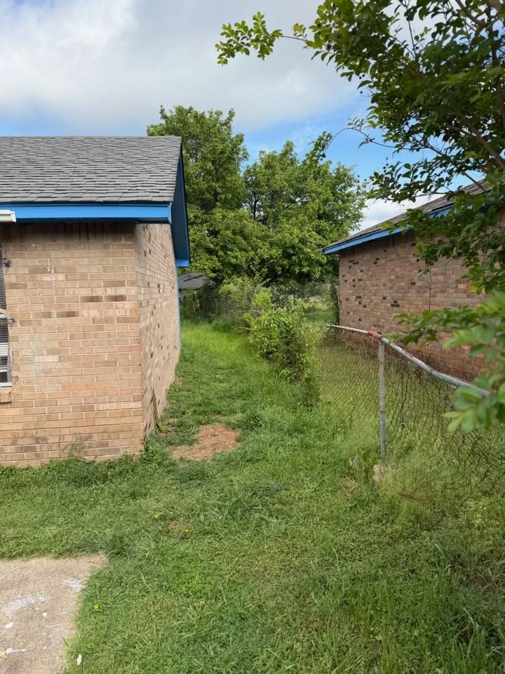 3533 Manley Dr - Photo 4 of 14