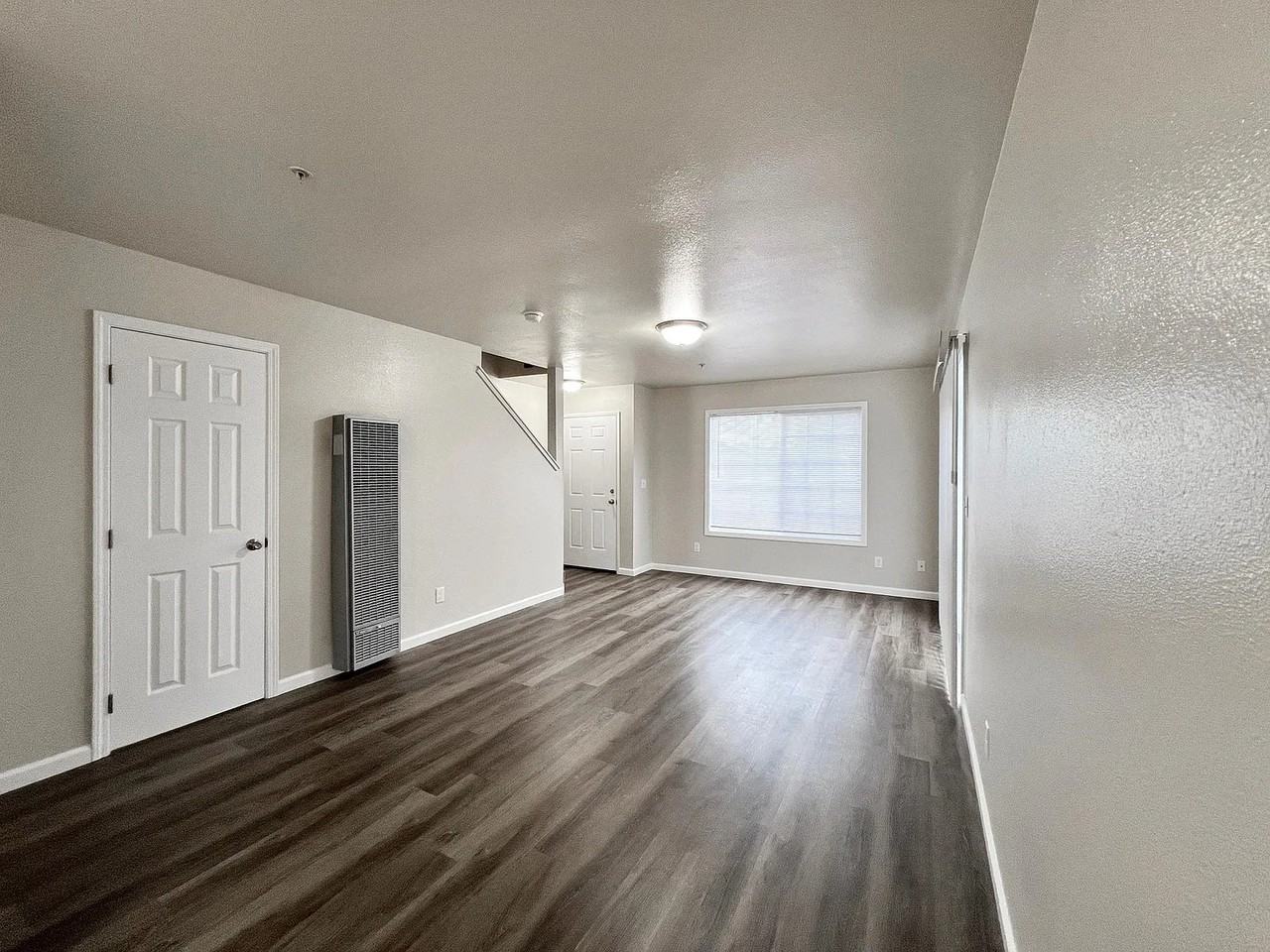 1651 B St #A - Photo 3 of 25