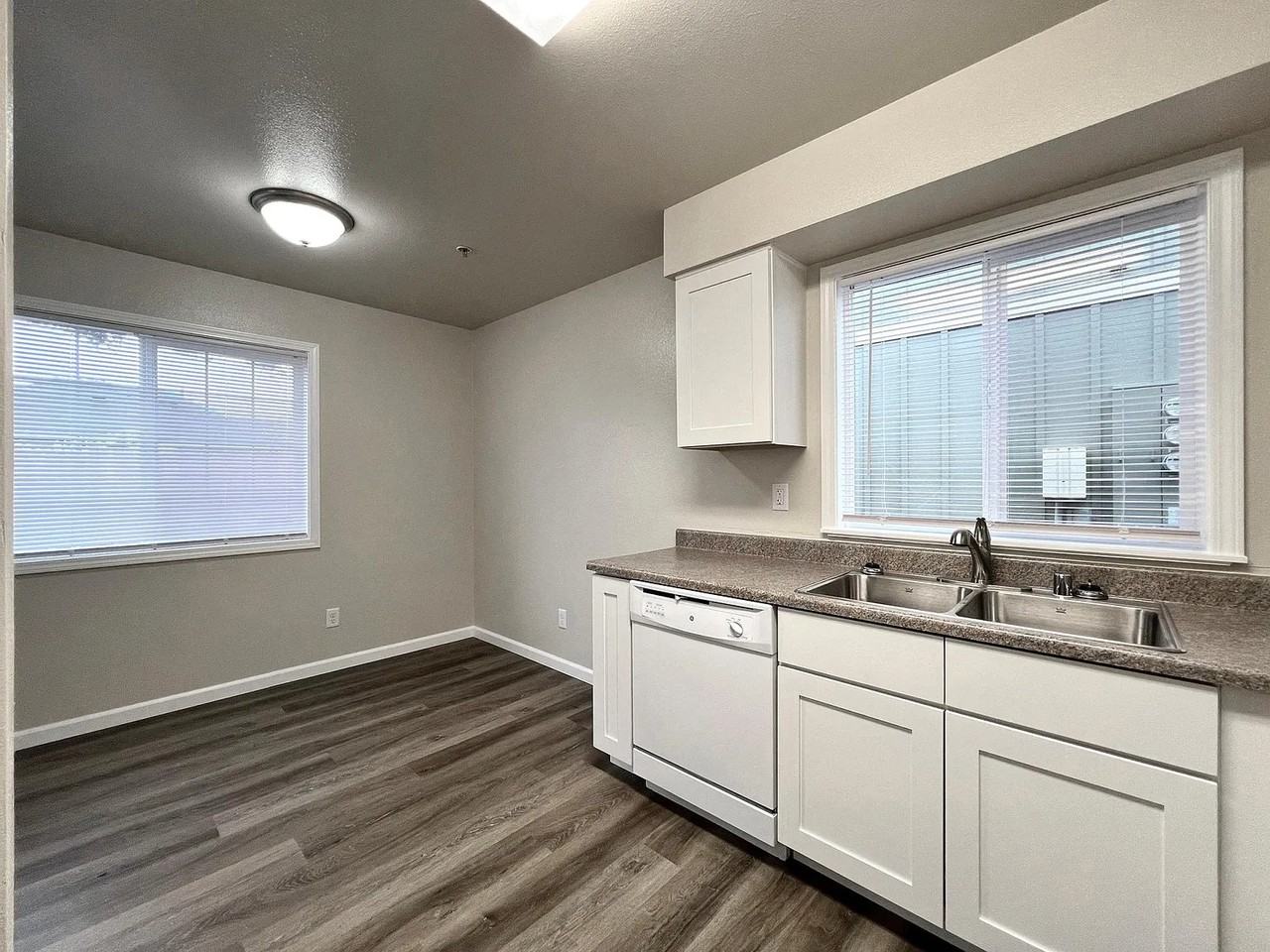 1651 B St #A - Photo 6 of 25