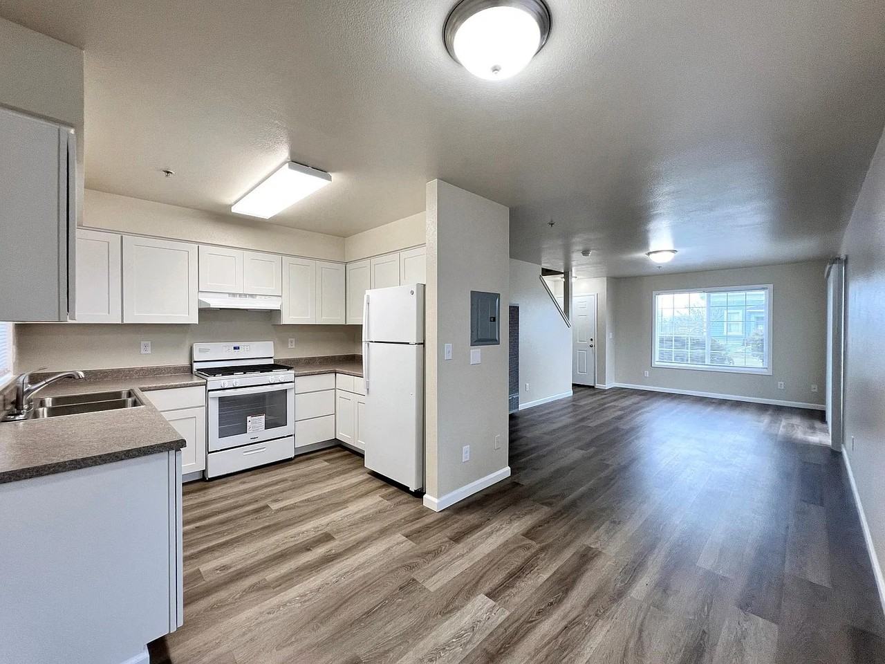 1651 B St #A - Photo 7 of 25