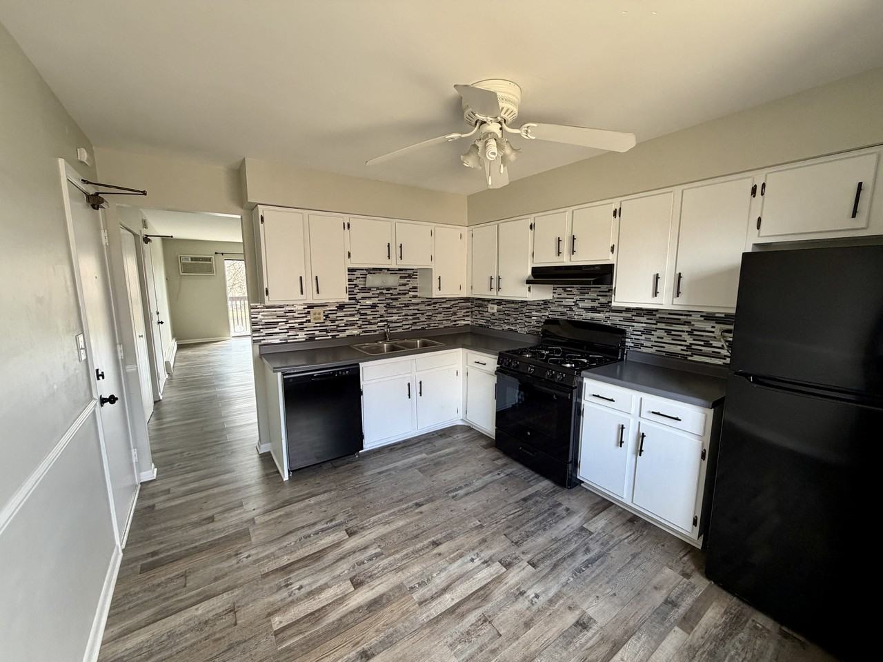 7809 Woodward Ave #3B - Photo 2 of 7