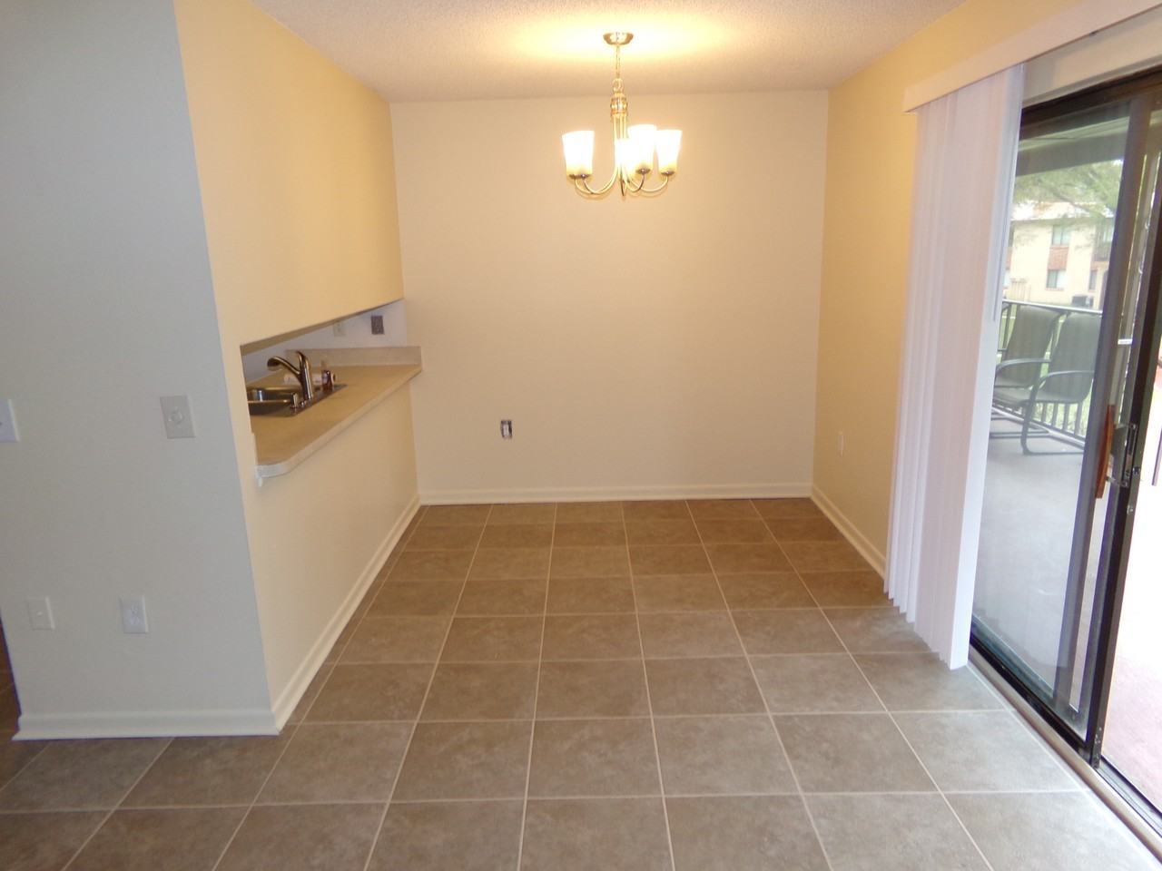 296 San Juan Cir #296 - Photo 2 of 10