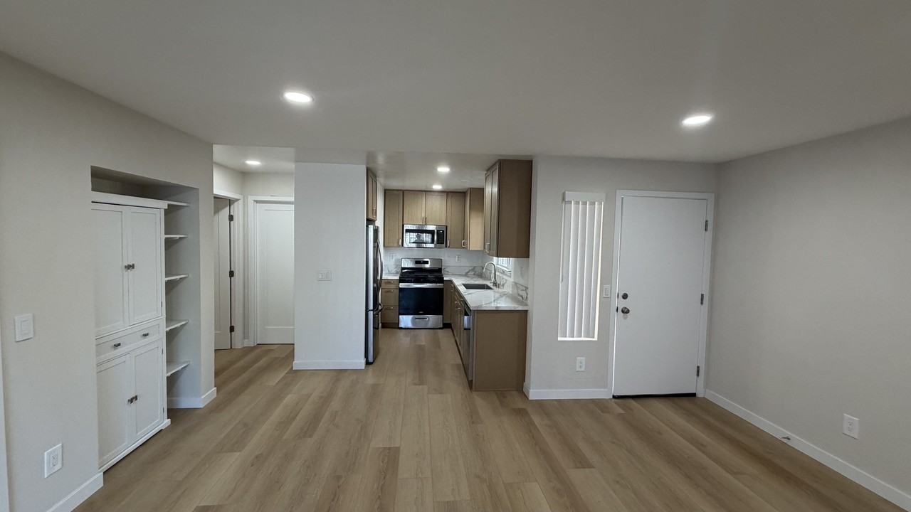 4326 Oregon St #1 - Photo 3 of 19