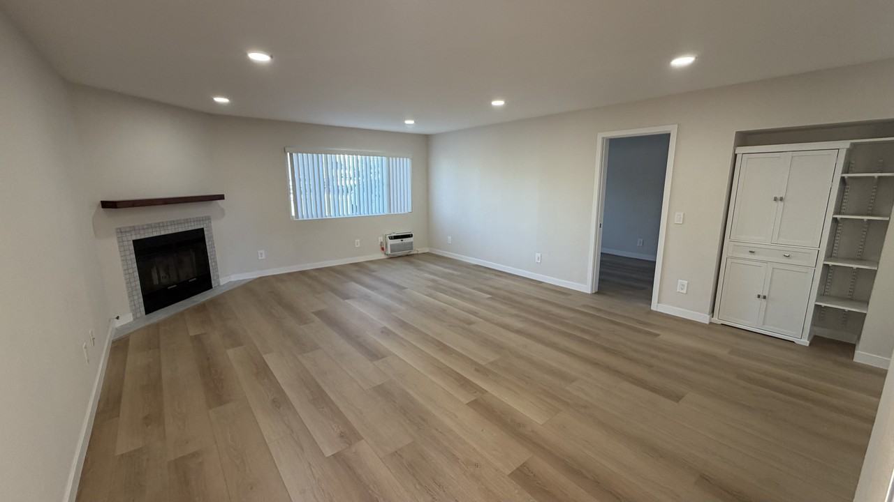 4326 Oregon St #1 - Photo 6 of 19