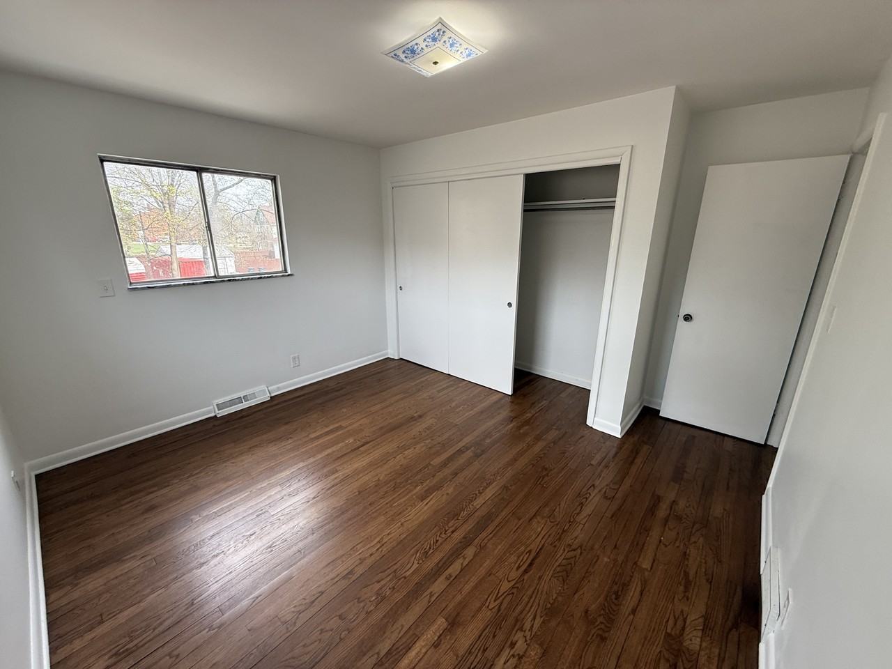 15 W York St #NA - Photo 3 of 11