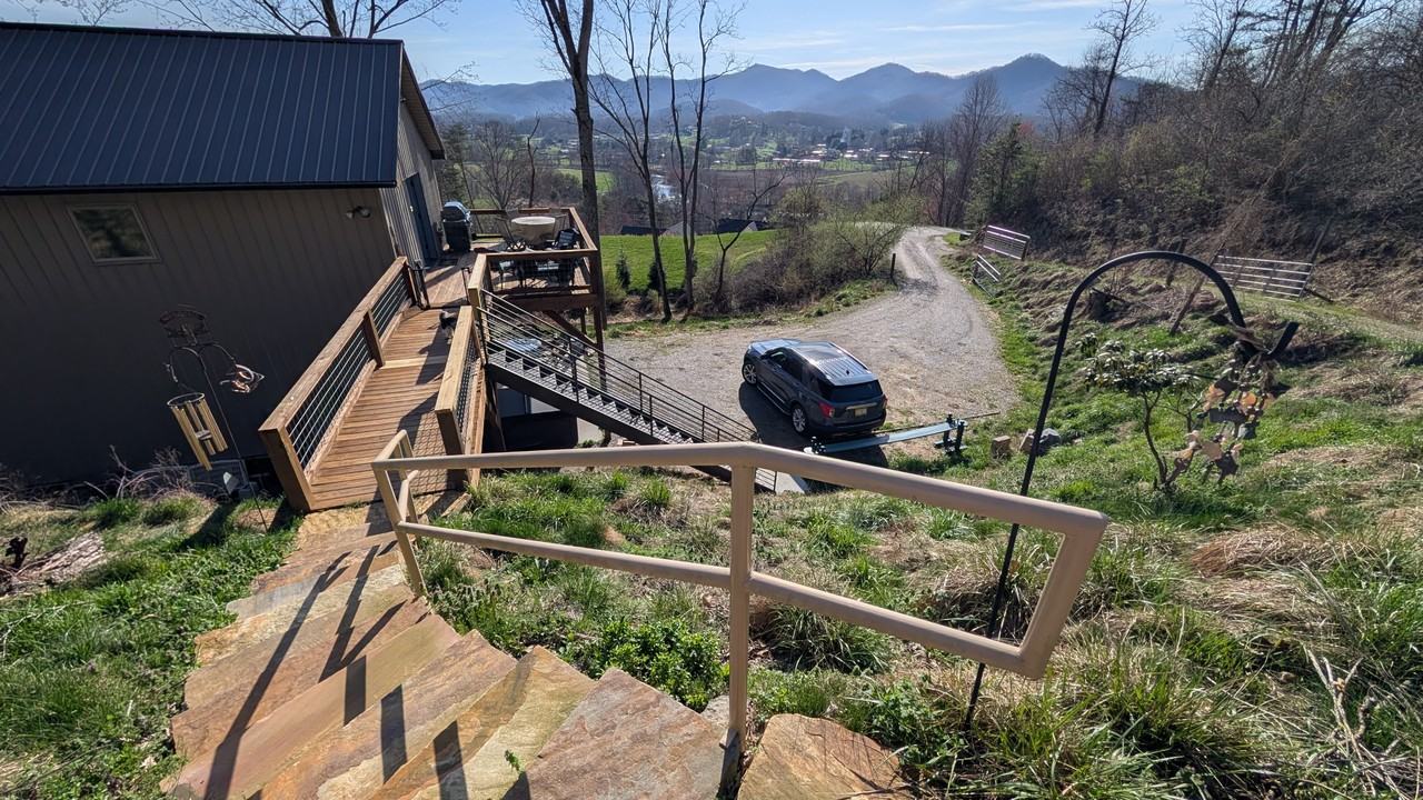 345 Moorehill Dr #NA - Photo 3 of 18