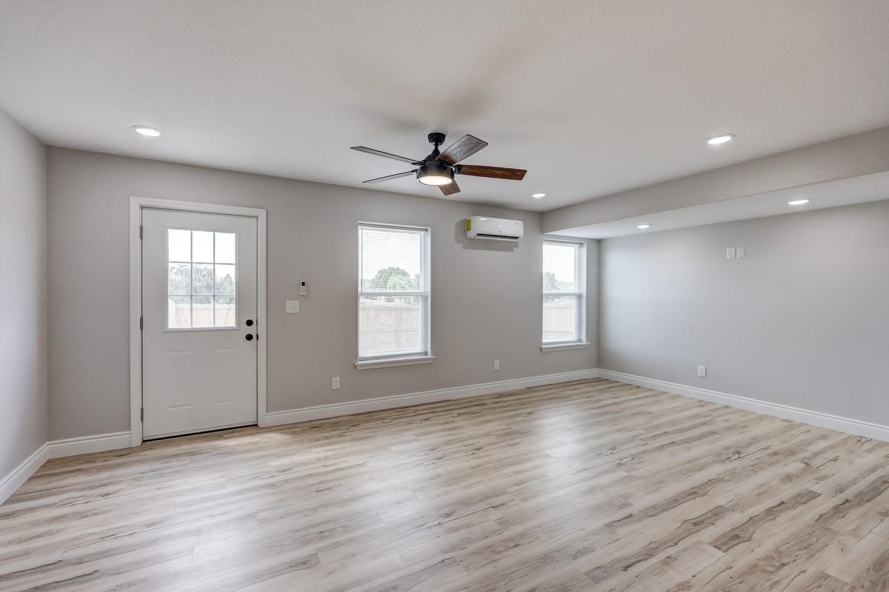 1130 Rex Ave #NONE - Photo 5 of 16