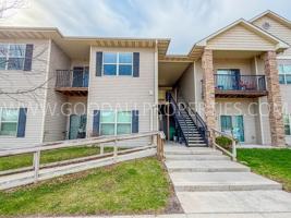 featured image of 1211 Ne Windsor Dr #208