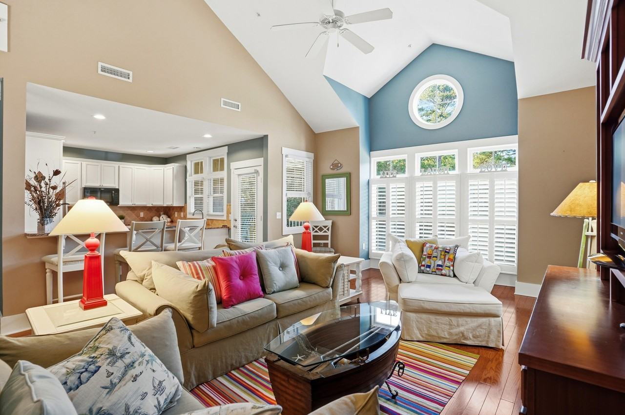 2537 St James Dr #1007 - Photo 3 of 12