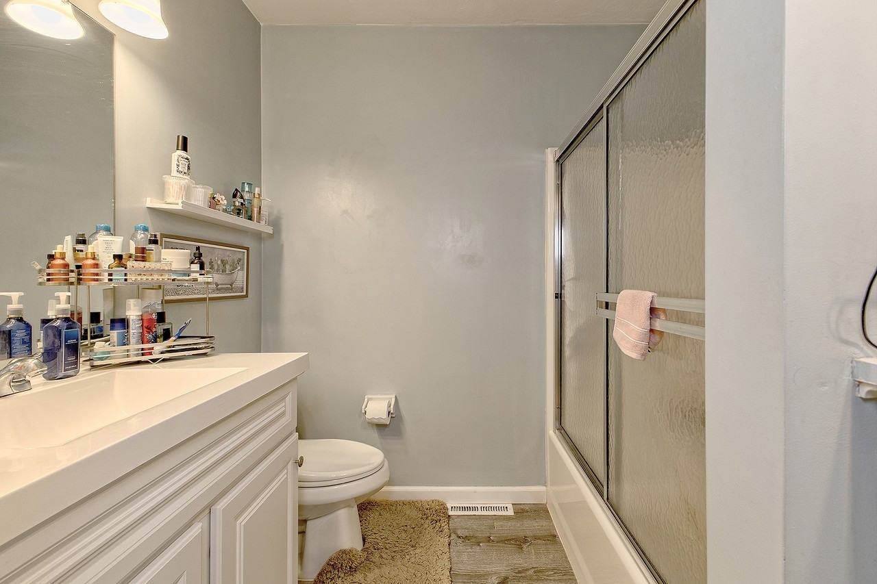 818 Mount Pleasant Rd #818 - Photo 2 of 25