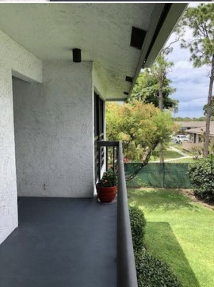 1200 Se Parkview Pl #F - Photo 3 of 24