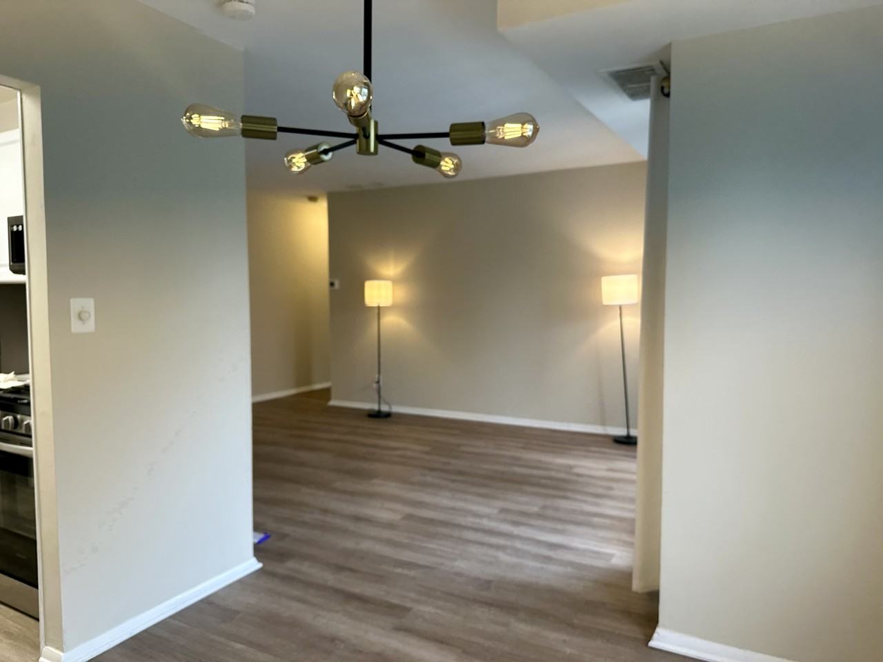 3945 Lyndhurst Dr #304 - Photo 5 of 26