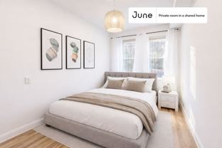 529 42nd St Ne #E - Photo 1 of 1