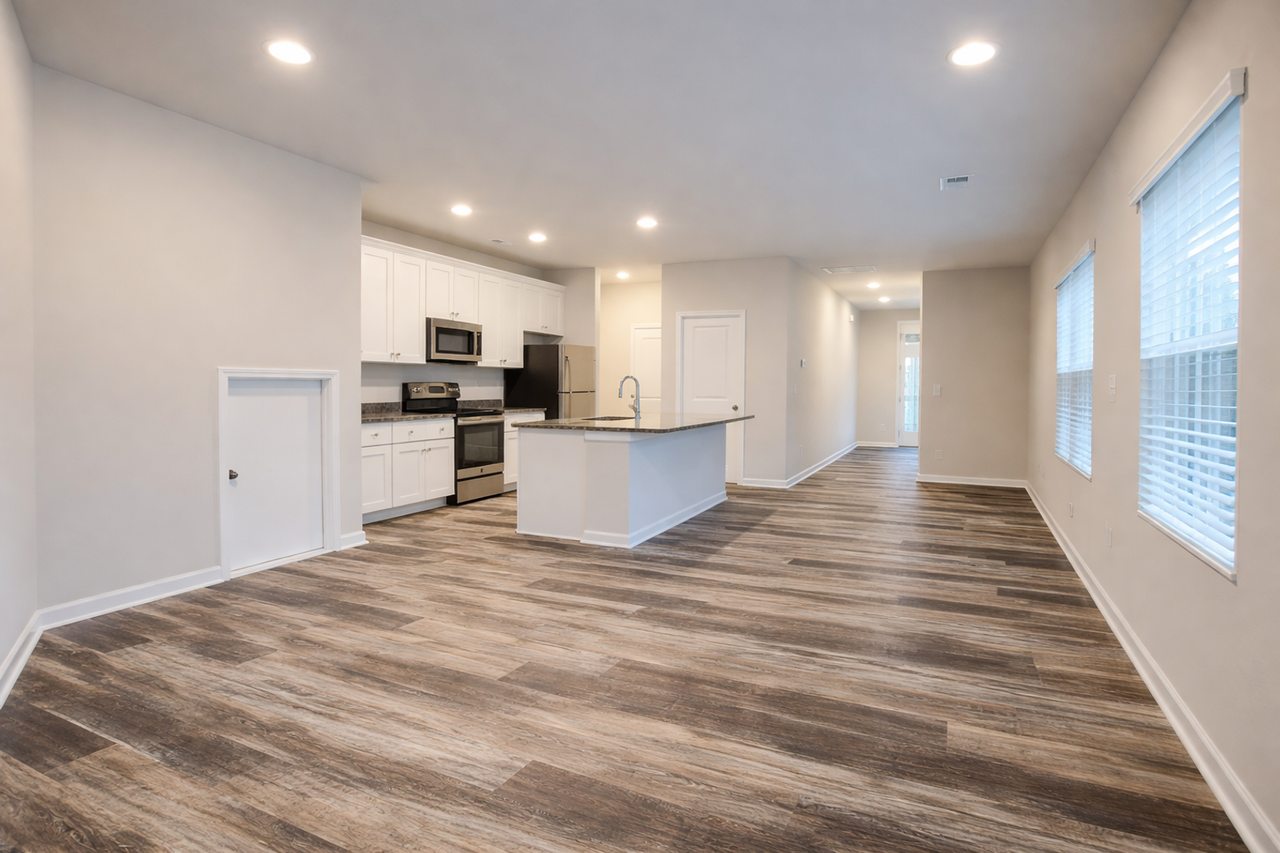 228 Hillcrest Dr - Photo 3 of 15