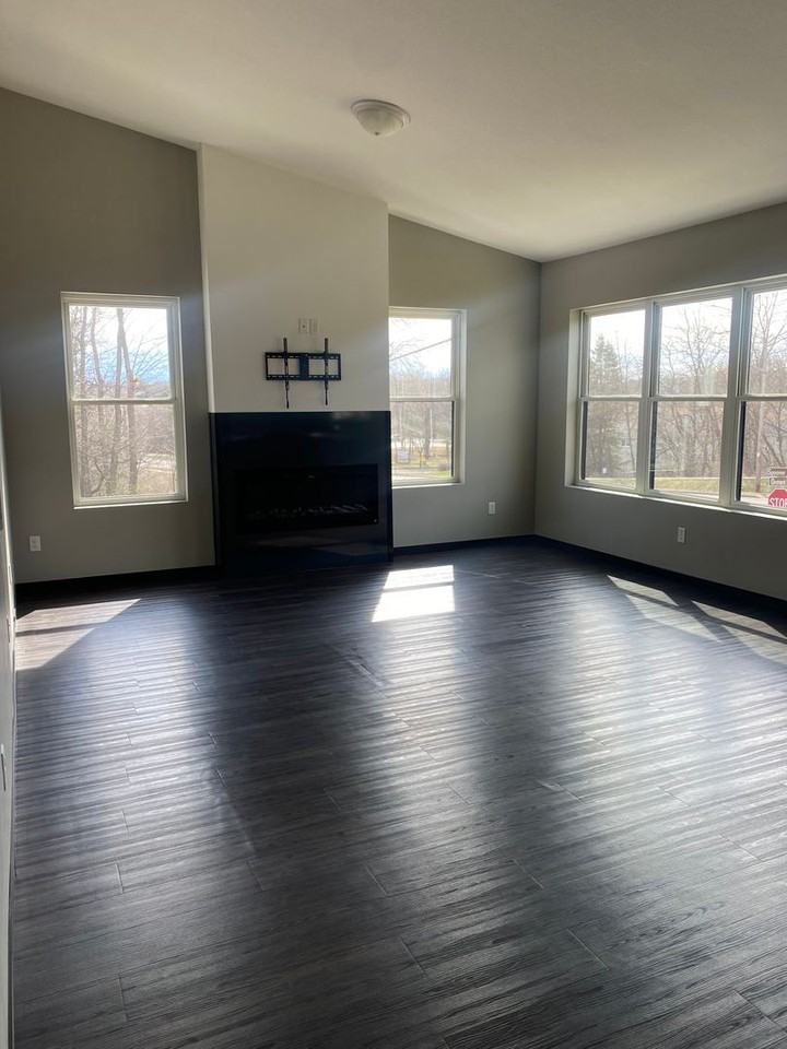 3612 Spooner Ave - Photo 4 of 22