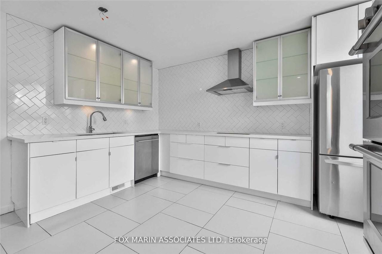 213 Grace Street - Photo 4 of 39