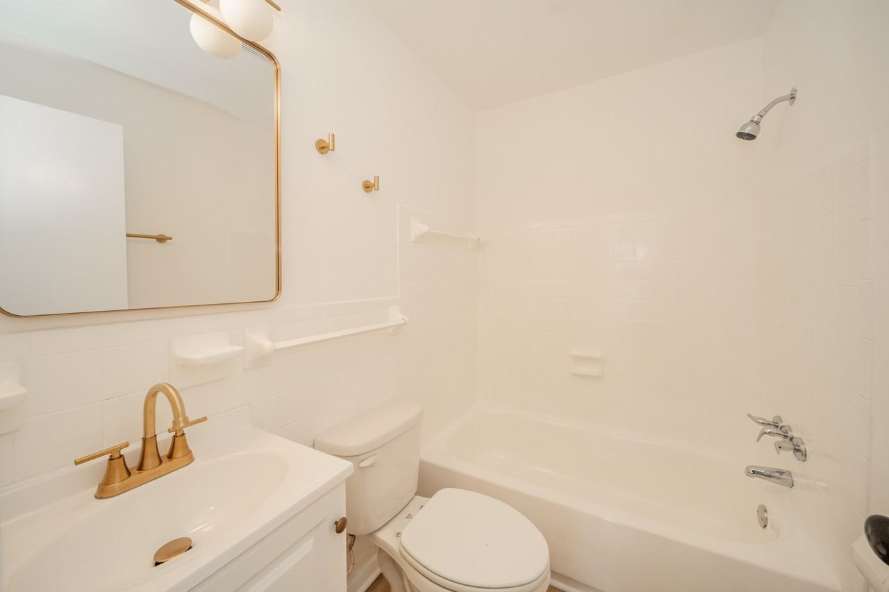 208 South Kenmore Road - Photo 5 of 13