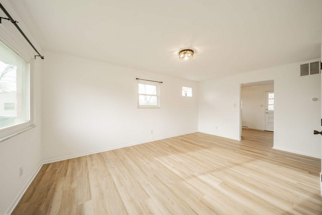 208 South Kenmore Road - Photo 3 of 13