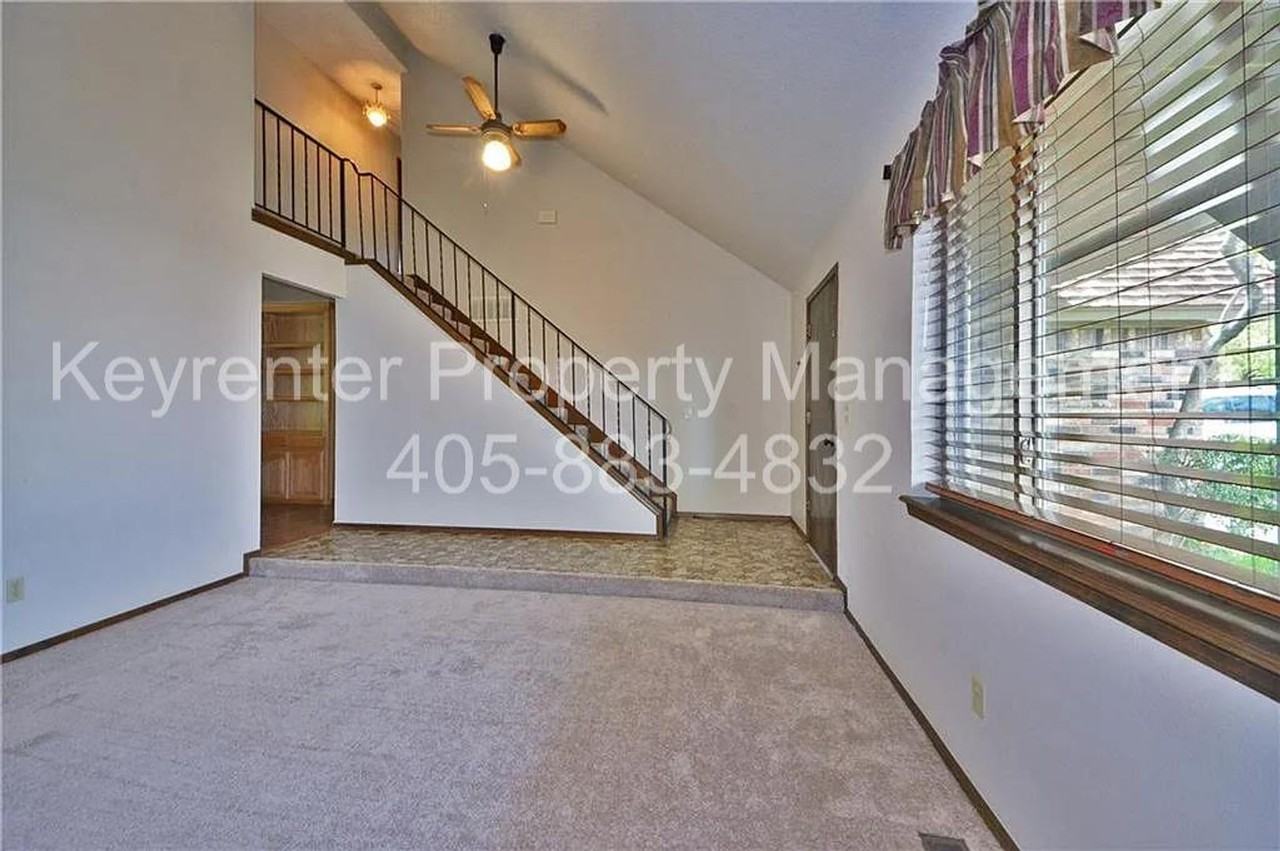 8308 Nw 27th St - Photo 7 of 20