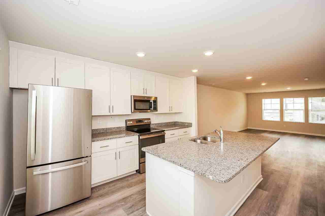 225 Kennerly Ave - Photo 2 of 17